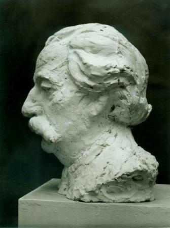 скульптурный портрет Лотмана, профиль