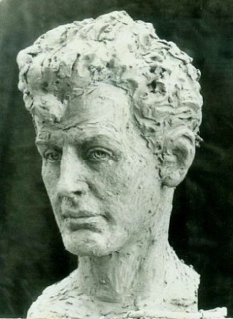 скульптурный портрет Переца Маркиш