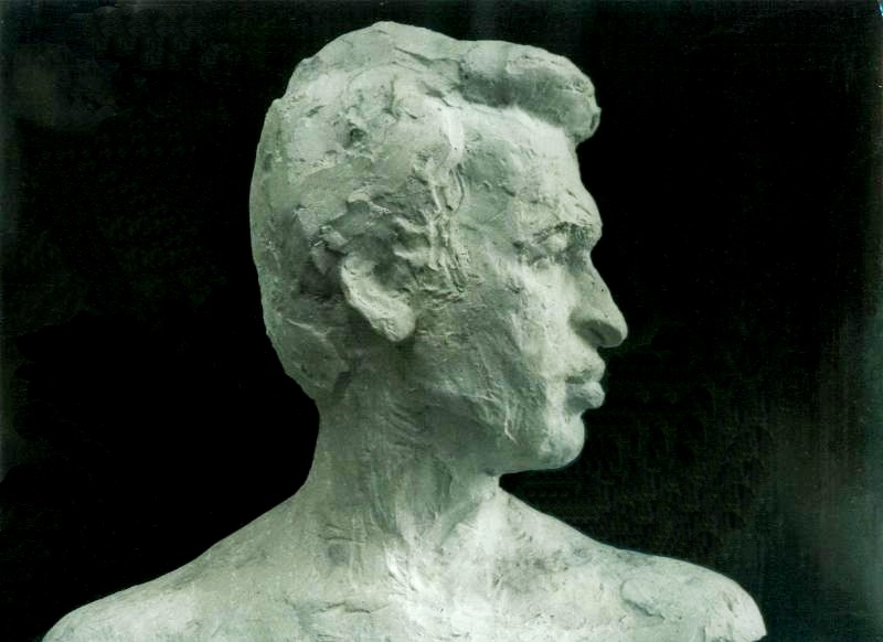 скульптурный портрет Виктора Смоленского, профиль